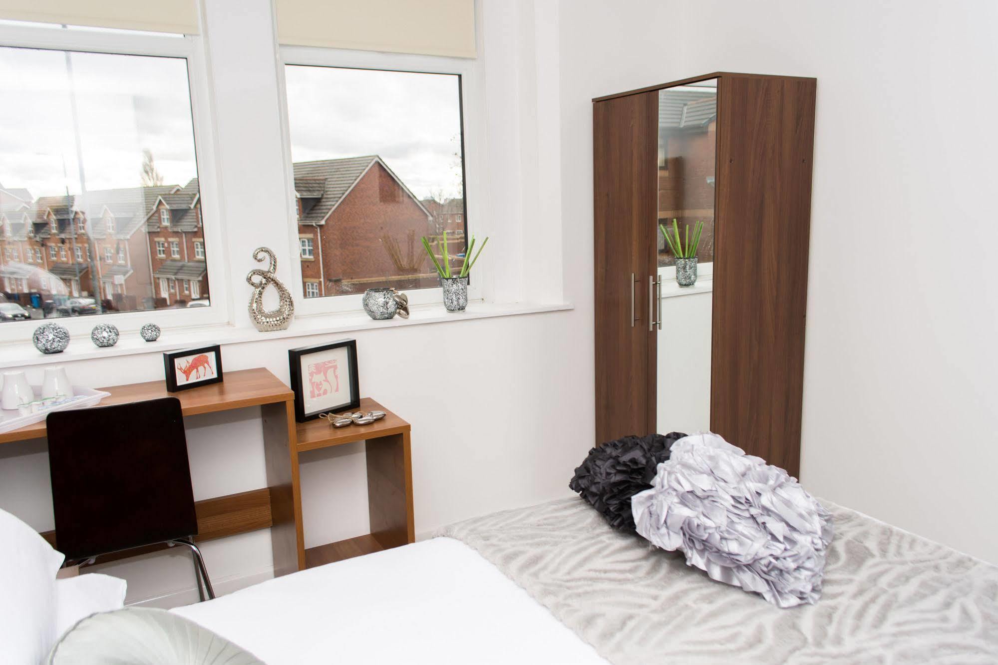 Park View Residence Manchester Buitenkant foto